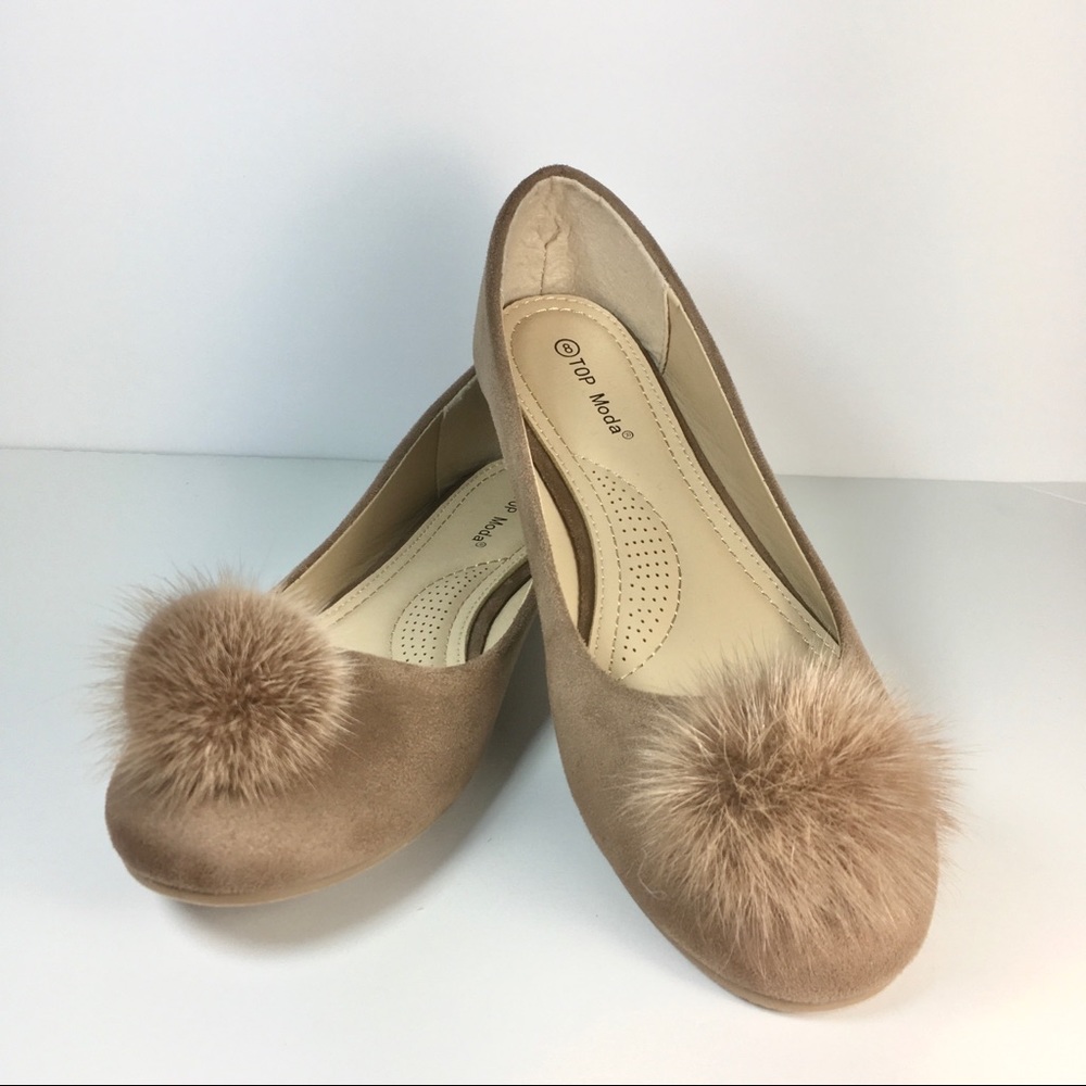TOP Moda Tan Flats SZ 8 NWOT